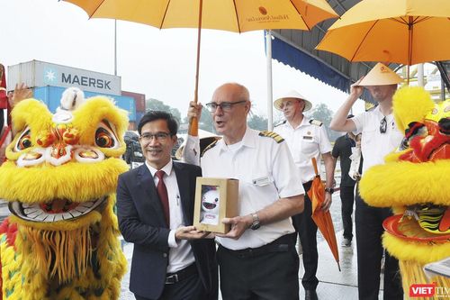 Hơn 2.000 khách du lịch tàu biển 'xông đất' Đà Nẵng