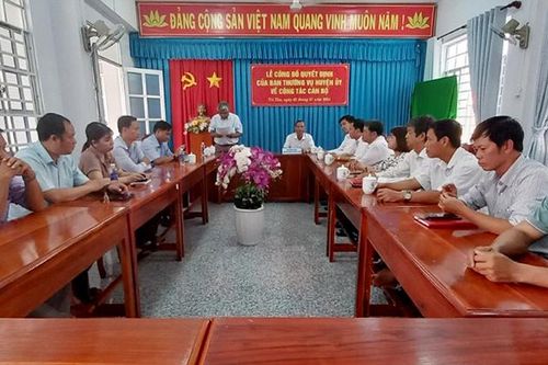 Đồng chí Lê Văn Dưỡng giữ chức Bí thư Đảng ủy xã Vĩnh Phước
