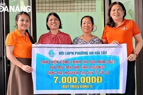 Giúp nhau vượt khó