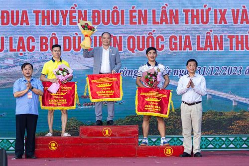 Bế mạc Lễ hội Đua thuyền đuôi én, Giải vô địch các CLB Dù lượn quốc gia lần thứ IV