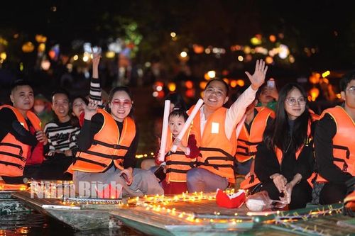 Hơn 300 nghìn lượt du khách đến Ninh Bình dịp Tết Dương lịch