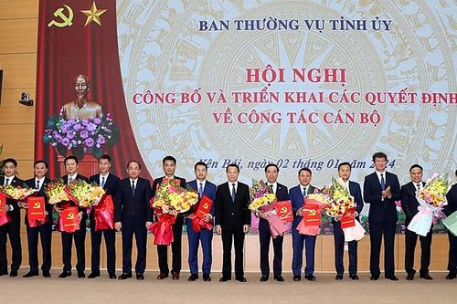 Yên Bái: Công bố và triển khai các quyết định về công tác cán bộ