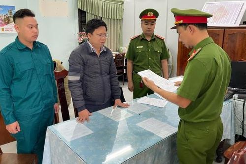 Giám đốc phòng giao dịch ngân hàng lừa đảo chiếm đoạt 14 tỷ đồng