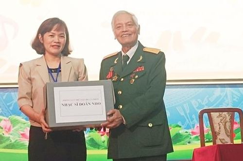 Tiếp nhận nhiều tài liệu quý của Nhạc sĩ Doãn Nho