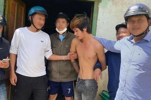 Đối tượng truy nã bị bắt khi về thăm nhà dịp Tết