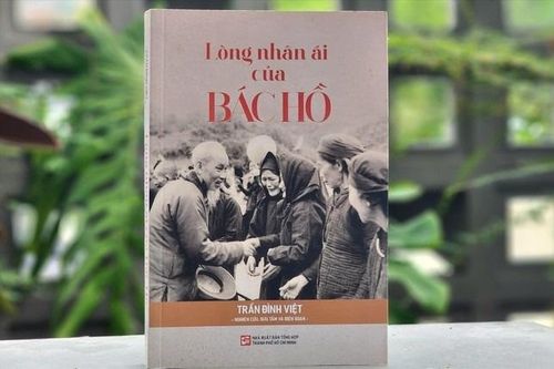 'Càng viết về Bác, tôi càng thêm cảm phục Bác'