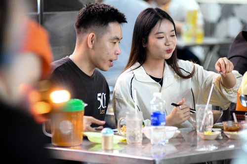 Trở thành phố ẩm thực, đường Hà Tôn Quyền vẫn chỉ có sủi cảo