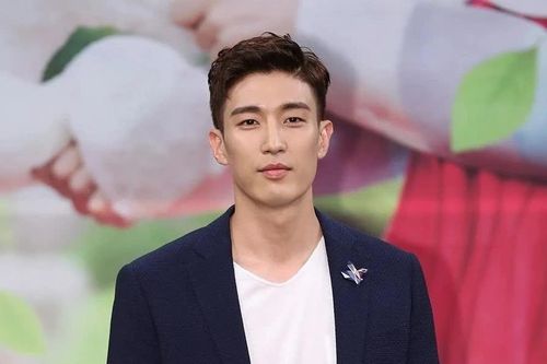 Diễn viên Kang Kyung Jun bị kiện vì ngoại tình