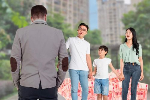 Người đàn ông xin khoan hồng cho bạn gái đã lừa đảo anh ta 280.000 USD