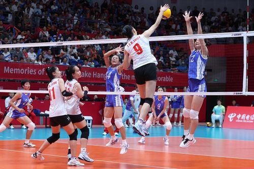 'Ngọc Hoa mới' của bóng chuyền nữ Việt Nam đạt thành tích xuất sắc, nhận thưởng lớn và được siêu sao thế giới khen ngợi