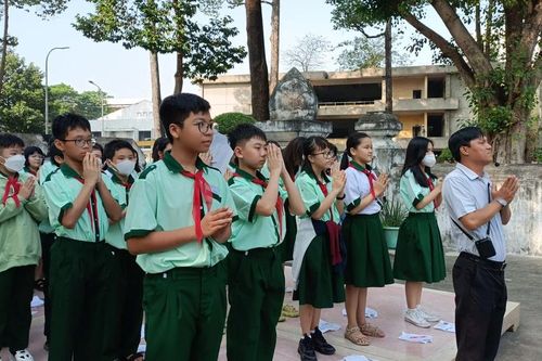 Hiểu biết lịch sử địa phương qua tiết học ngoài nhà trường