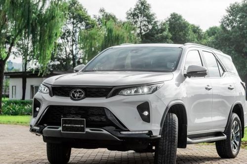 Toyota Việt Nam bất ngờ giảm sâu mẫu xe từng 'hot' một thời