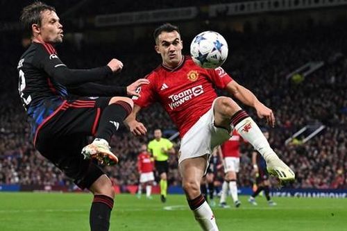 MU thanh lý món 'hàng thải' thứ 2 trong mùa đông 2024