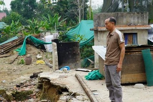 Dân sống thấp thỏm bên miệng hố 'tử thần' ở Hà Tĩnh