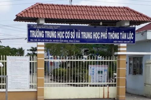 Sự cố khiến hàng trăm học sinh khối 10 phải thi lại môn Văn