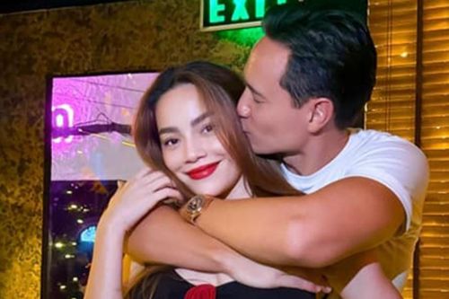 Hoa hậu Jennifer Phạm hiếm hoi diện váy siêu ngắn, Hồ Ngọc Hà gợi cảm bên Kim Lý
