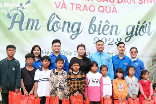 Mang tình đồng hương về miền biên viễn Quế Phong