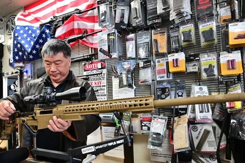 Mỹ: Bang California cấm mang vũ khí tại nhiều địa điểm công cộng