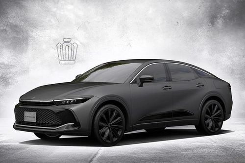 Cận cảnh Toyota Crown phiên bản giới hạn
