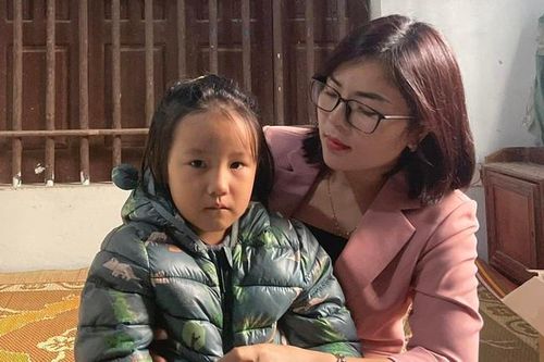 Hơn 133 triệu đồng đến với bé gái 6 tuổi không có bố, mẹ mất vì tai nạn