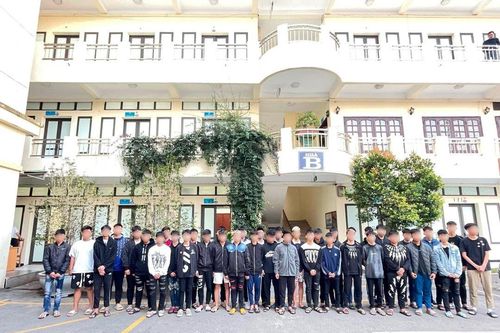 Chém người vô cớ, 24 thanh thiếu niên bị bắt