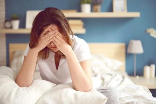 Bác sĩ trả lời: Căng thẳng, khó ngủ là bệnh gì?