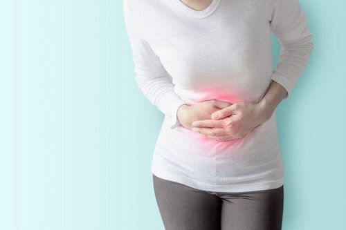 Bác sĩ trả lời: 'Trống ngực' đập như nhịp tim là dấu hiệu của bệnh gì?