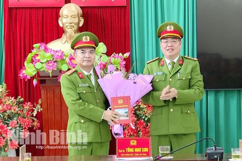 Thưởng nóng cho Công an huyện Kim Sơn