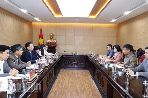 Lãnh đạo UBND tỉnh làm việc với Tổng Lãnh sự quán Việt Nam tại Pakse và Luông-pha-băng, Lào