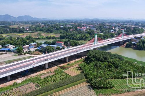 Cầu mới, đường rộng, mở tương lai