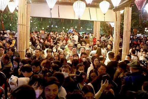 Ninh Bình: Toàn tỉnh đón trên 312 nghìn lượt khách dịp Tết Dương lịch
