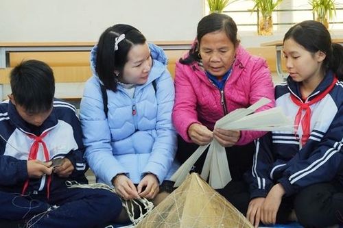 Đưa di sản sống vào trường học, nhìn từ 'STEM nón lá'