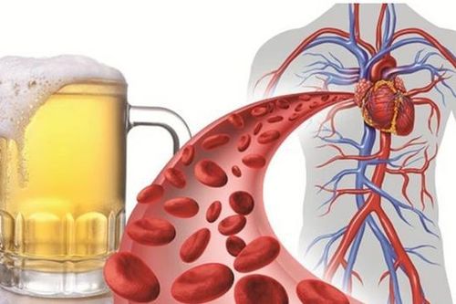 Người huyết áp cao có nên uống bia rượu khi trời lạnh?