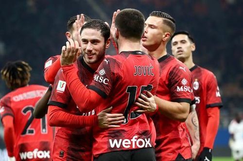 Chiến thắng tưng bừng cho AC Milan