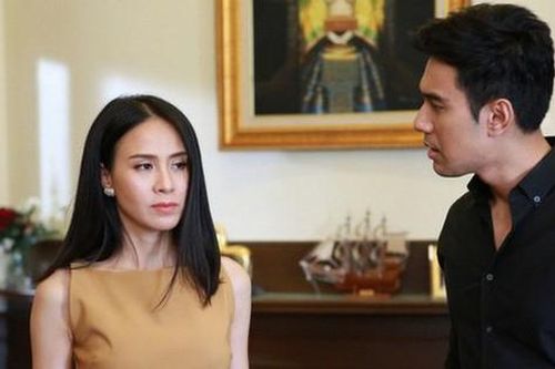 Bàng hoàng khi biết lý do chồng ép vợ nghỉ việc ở nhà nội trợ