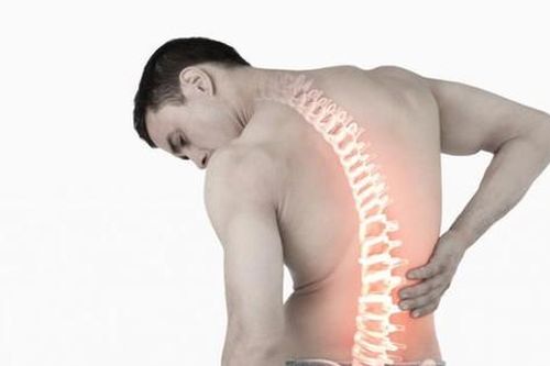 Đau lưng khi nào cần đi khám bác sĩ?