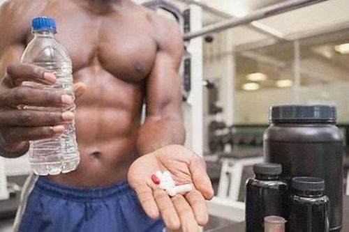 Lạm dụng thực phẩm bổ sung để tăng cơ, nam thanh niên sốc nặng khi nhận kết quả xét nghiệm