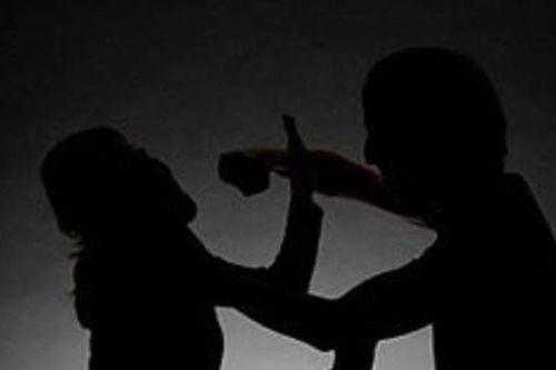Nghi án một người đàn ông sát hại vợ, con
