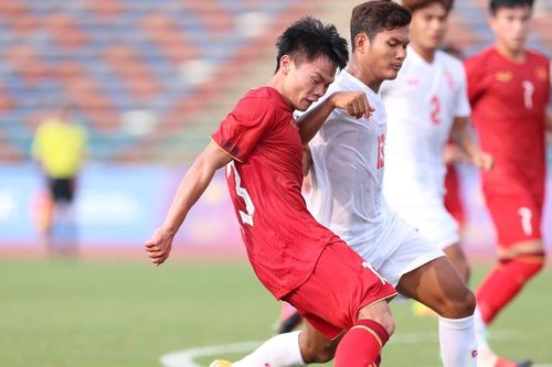 HLV Troussier loại trò 'cưng' khỏi ASIAN Cup 2023