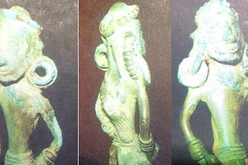 Người Đông Sơn vẽ, nặn về người Đông Sơn (kỳ 12): Một kiểu cán dao găm đàn ông Đông Sơn xuất hiện nhiều nhất