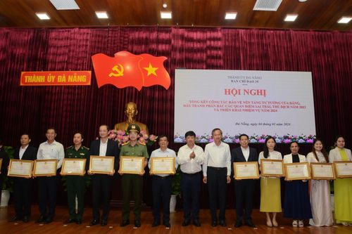 Nỗ lực hoàn thành tốt công tác bảo vệ nền tảng tư tưởng của Đảng, đấu tranh phản bác các quan điểm sai trái, thù địch