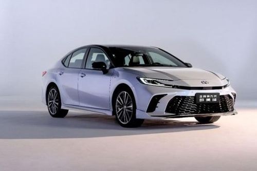 Cận cảnh Toyota Camry 2024 vừa ra mắt tại Trung Quốc, giá từ 596 triệu đồng