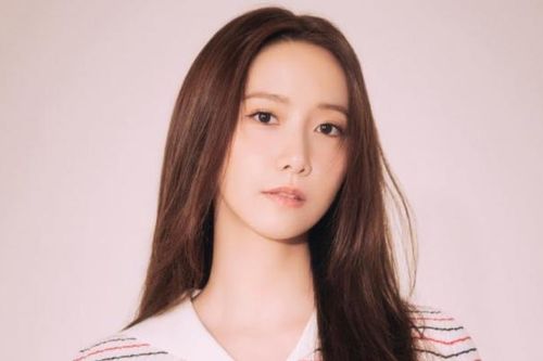 YoonA gia hạn hợp đồng độc quyền với SM Entertainment