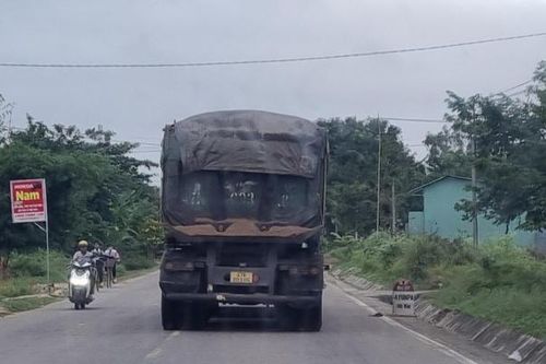 Gia Lai: Xe chở cát 'lộng hành' trên Quốc lộ 25, vượt tải trọng trên 150%
