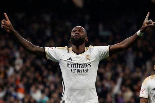 Thắng trận đầu năm, Real Madrid bỏ xa Barca tới 10 điểm