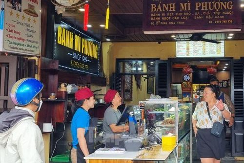 Bánh mì Phượng Hội An mở cửa trở lại sau 3 tháng bị đình chỉ