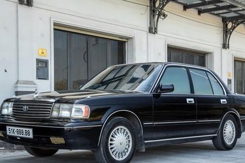 Cận cảnh Toyota Crown với biển số ngũ quý 8 trúng đấu giá hơn 15 tỷ đồng