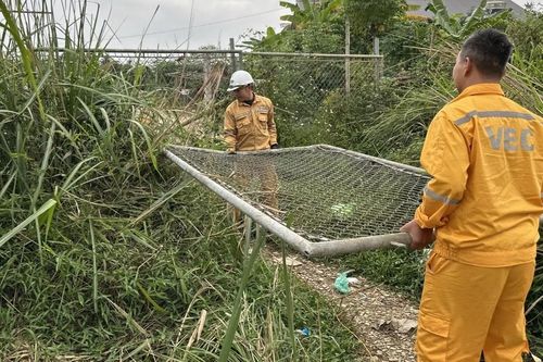 Đóng các điểm tự mở rào chắn trên cao tốc Nội Bài - Lào Cai