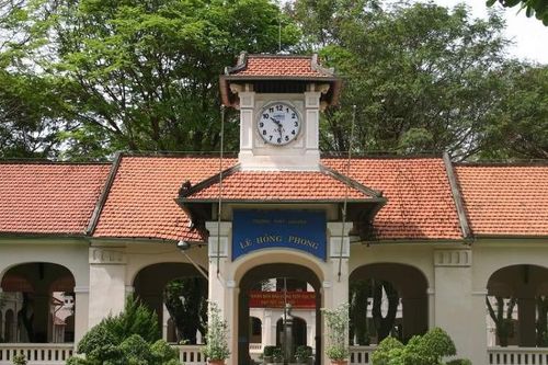 Trường chuyên nổi tiếng TP.HCM có đề thi học kỳ 1 môn Toán lớp 11 như thế nào?
