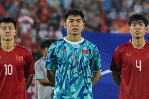 Tuyển Việt Nam: Bất ngờ với thủ môn làm 'kép phụ' cho Nguyễn Filip